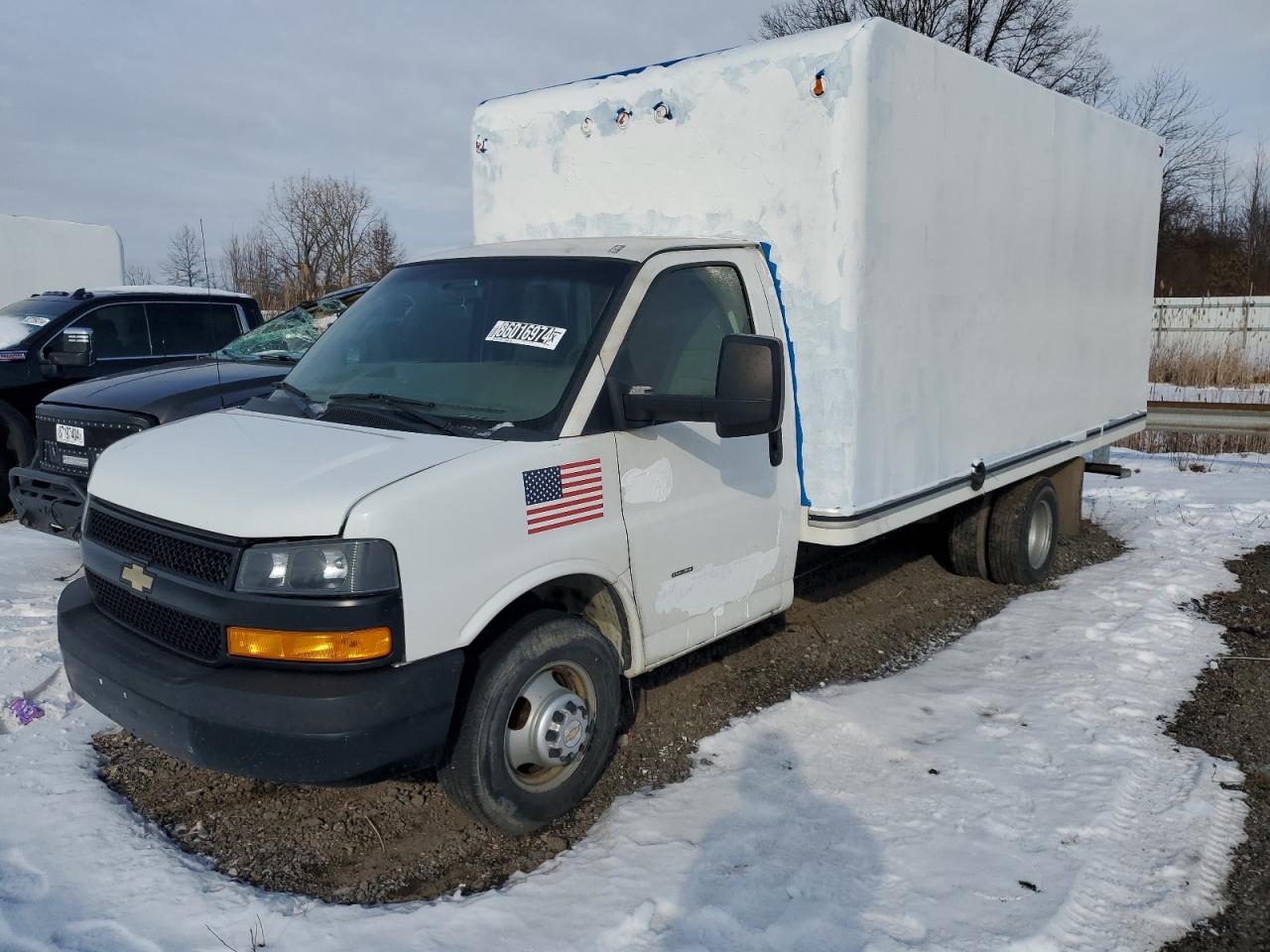 2018 Chevrolet Express - Image 1
