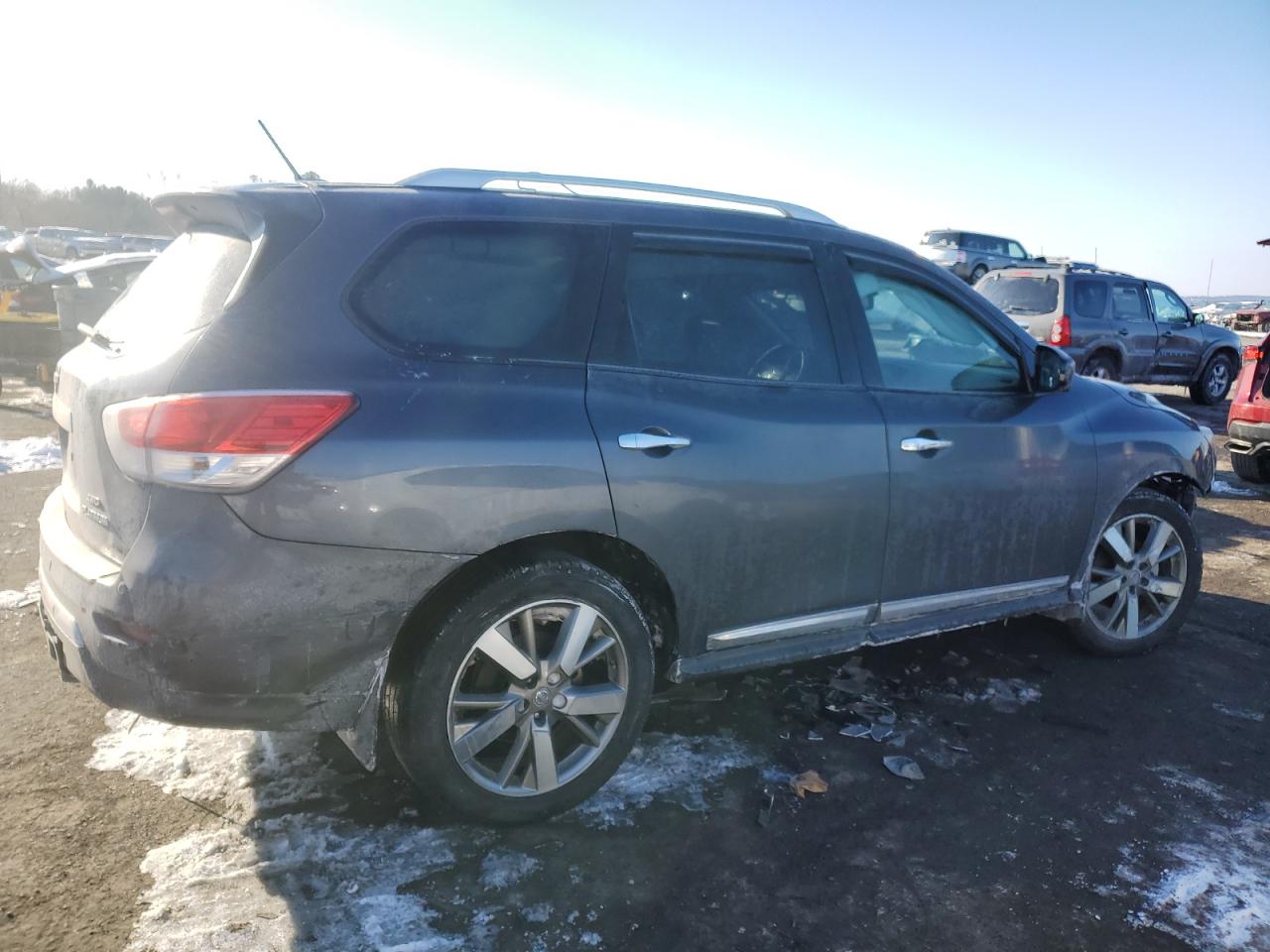 2014 Nissan Pathfinder - Image 3