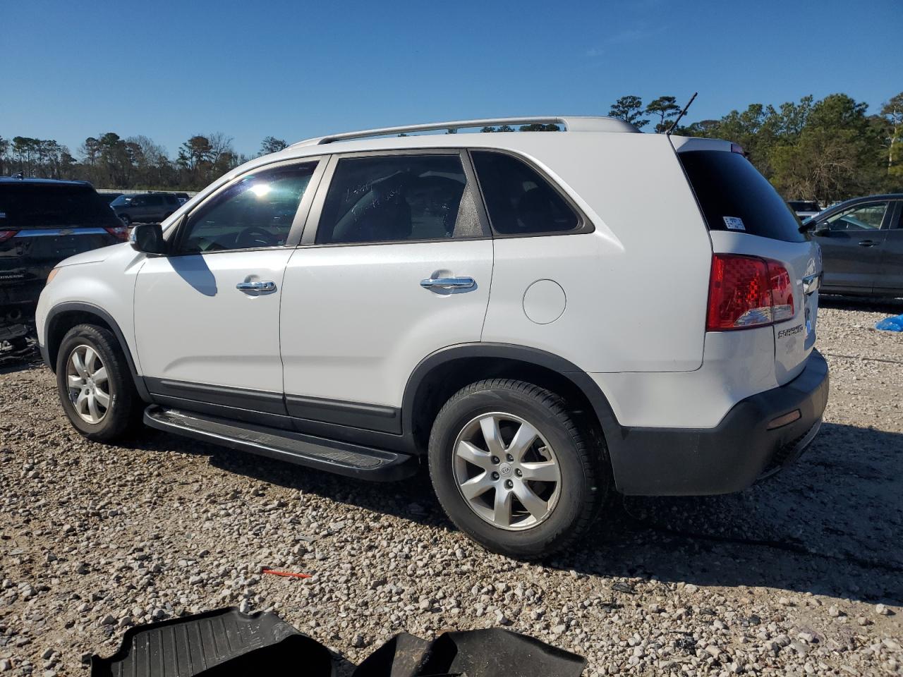 2011 Kia Sorento - Image 2