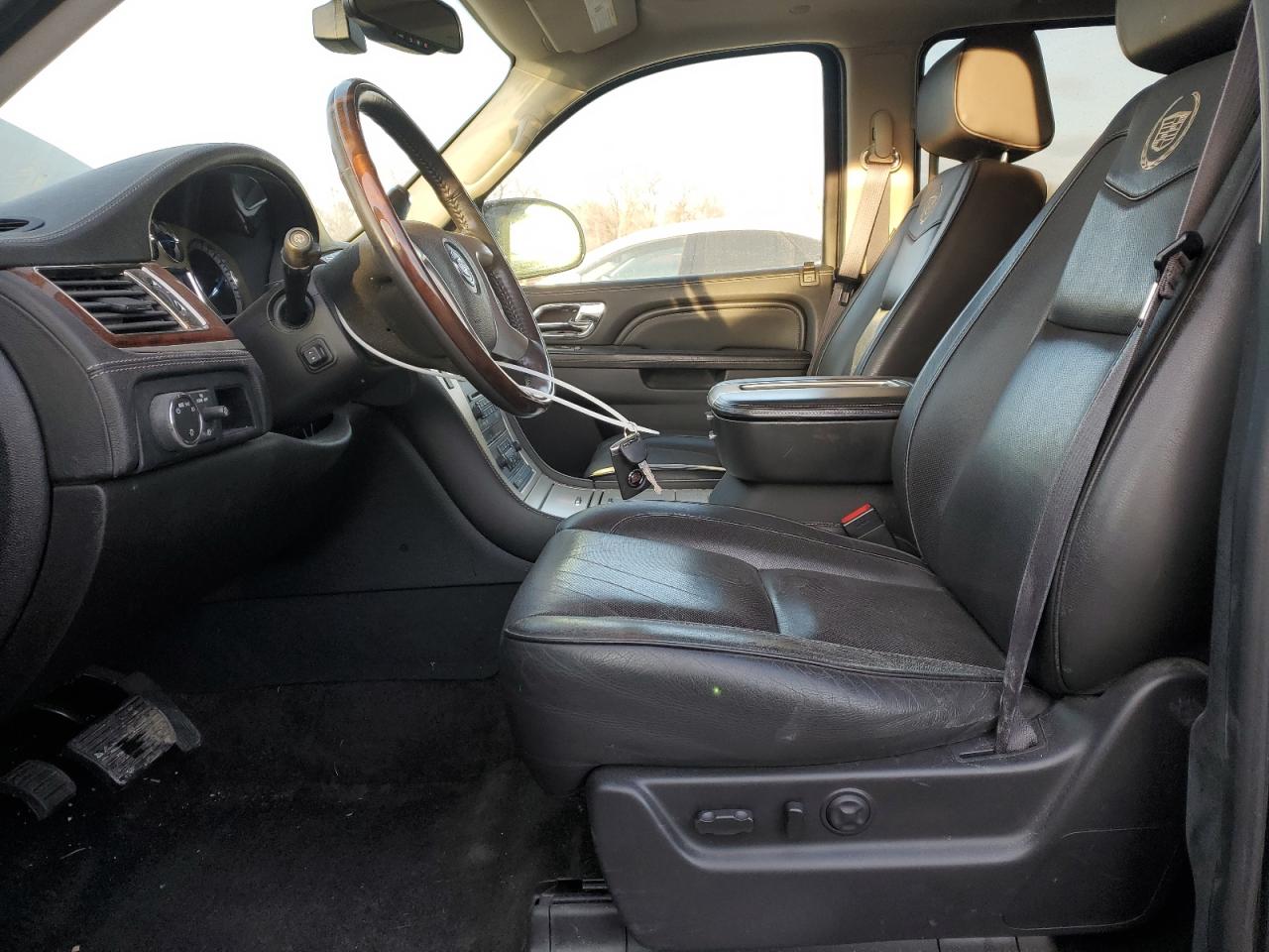 2013 Cadillac Escalade - Image 7