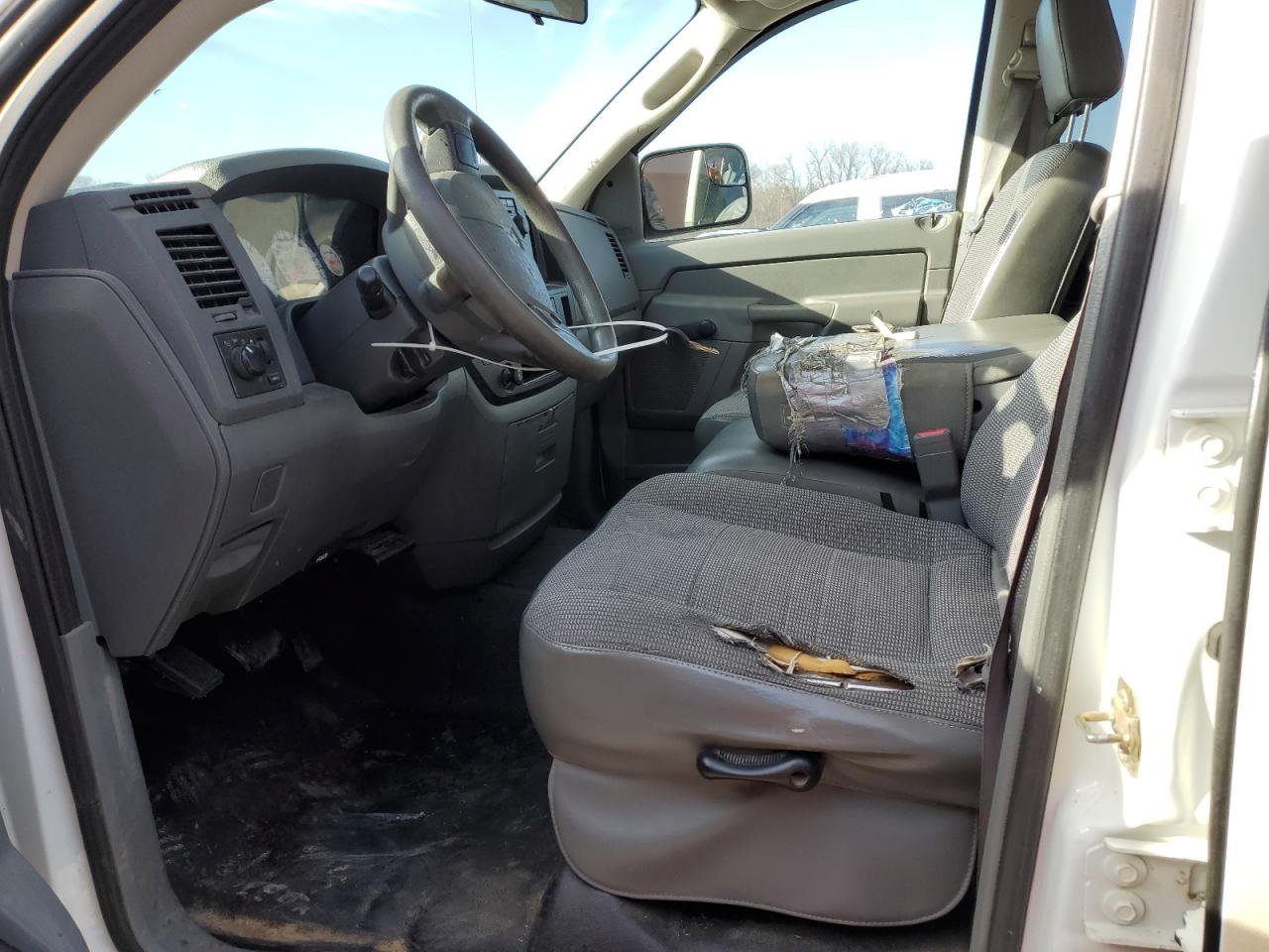 2006 Dodge RAM - Image 7