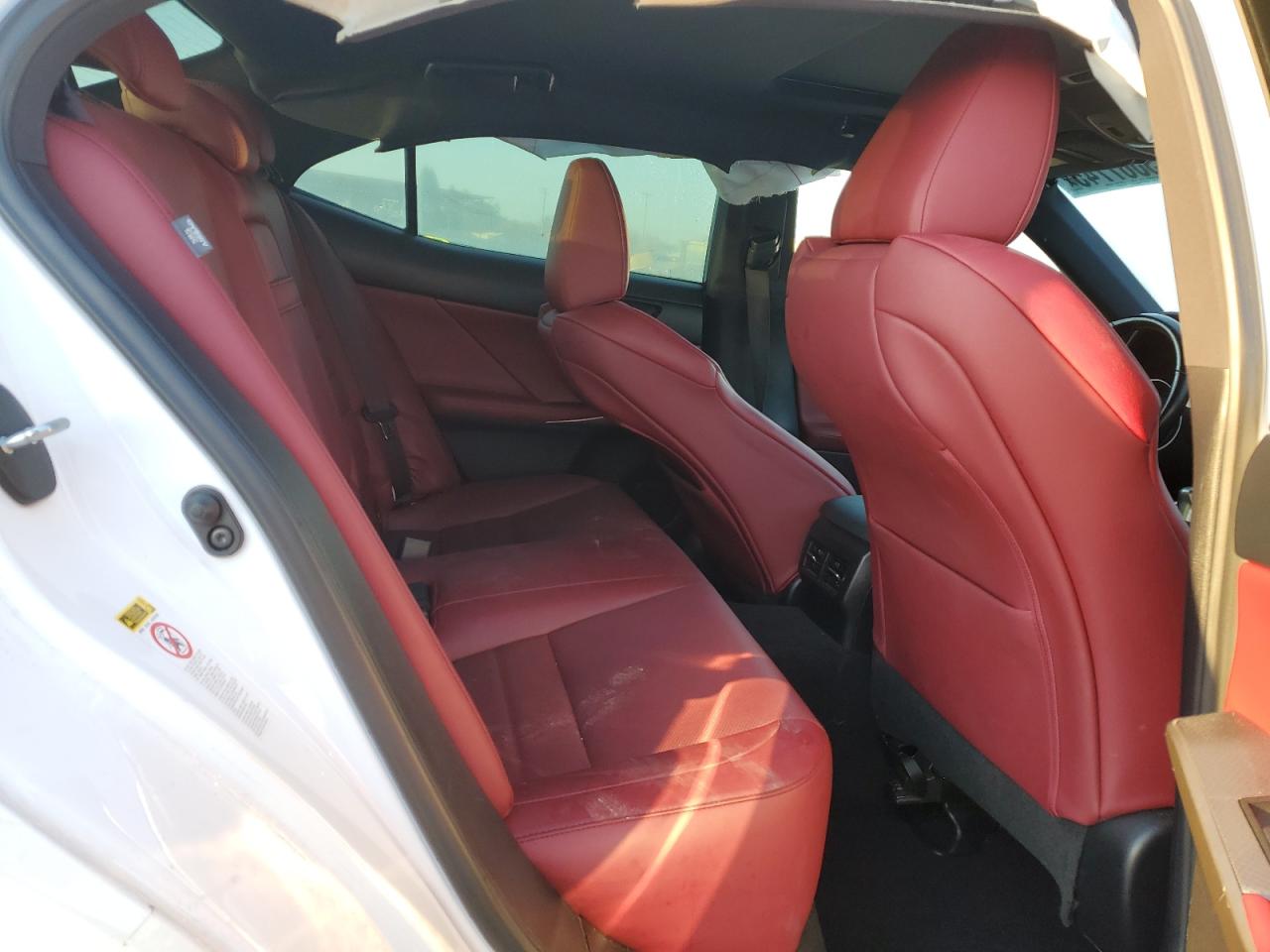 2016 Lexus IS - Image 10