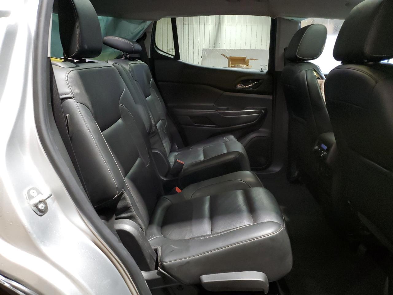 2017 GMC Acadia - Image 11