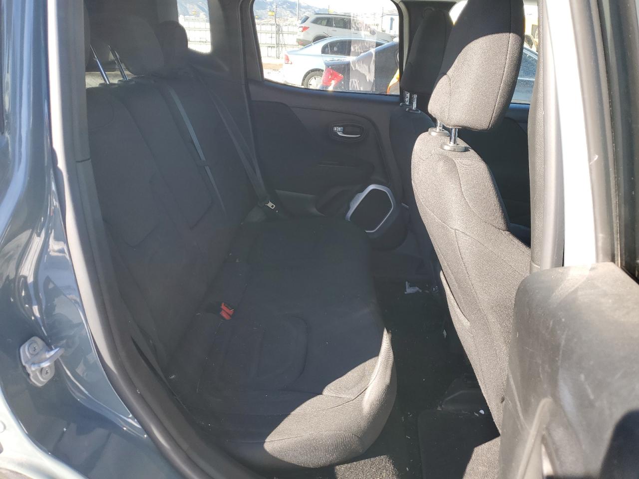2018 Jeep Renegade - Image 11