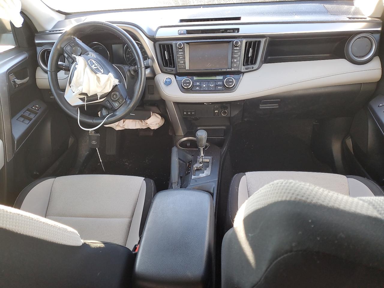 2018 Toyota RAV 4 - Image 8