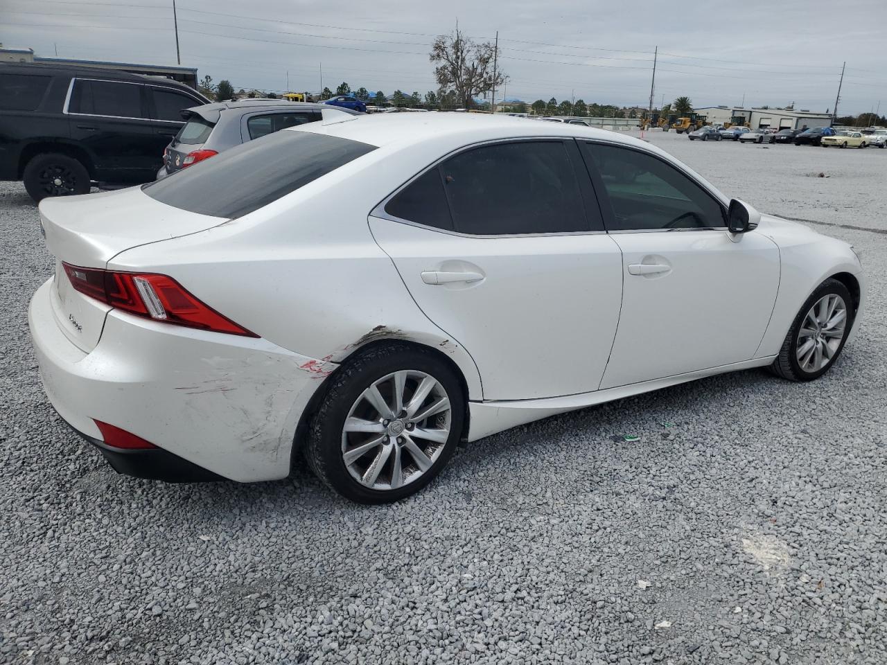 2016 Lexus IS - Image 3