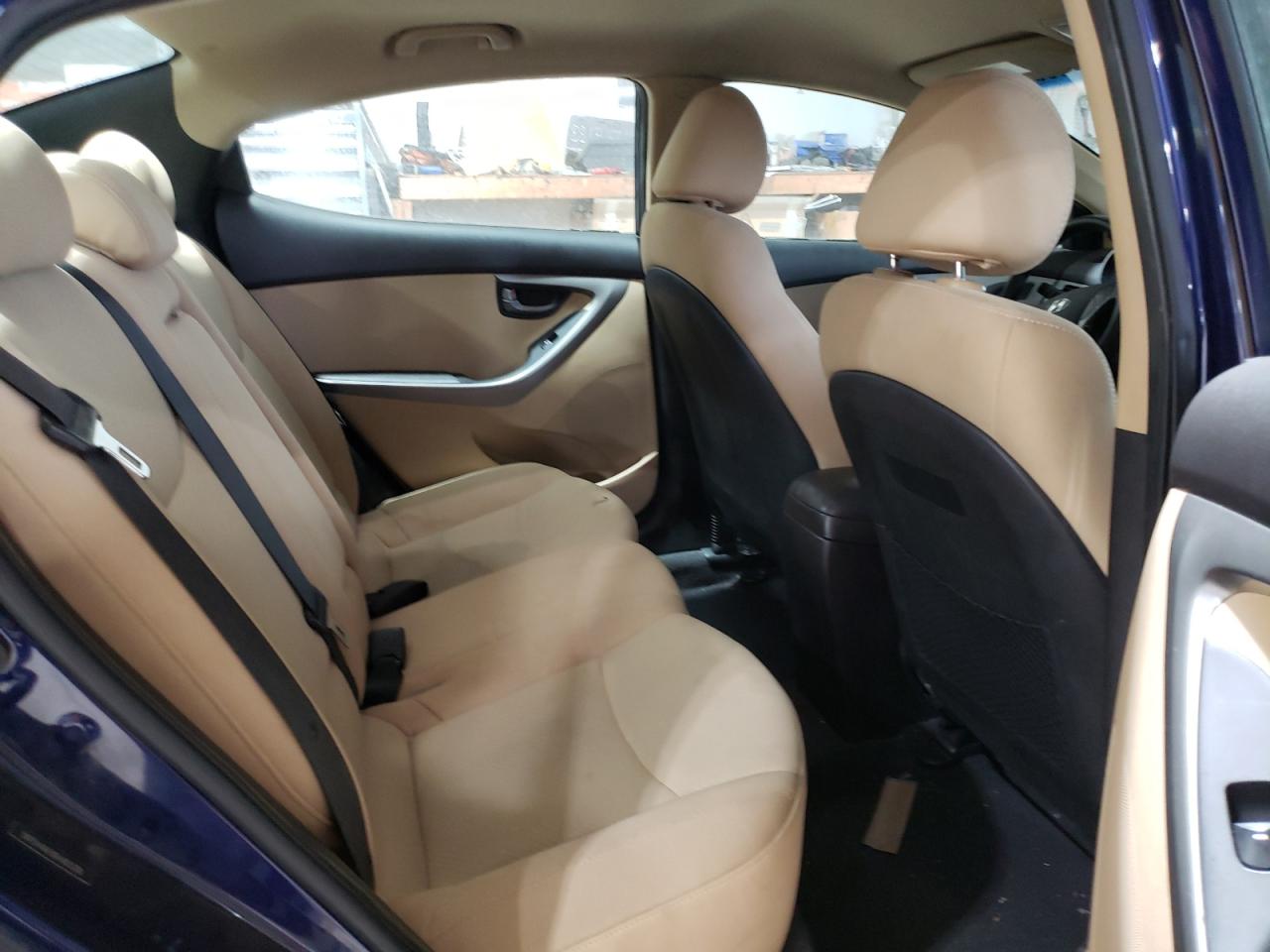 2013 Hyundai Elantra - Image 10