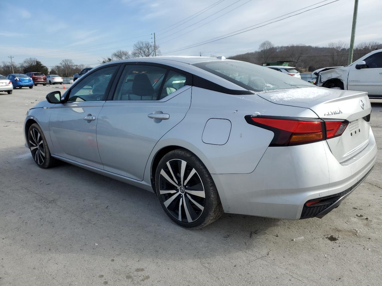 2022 Nissan Altima - Image 2