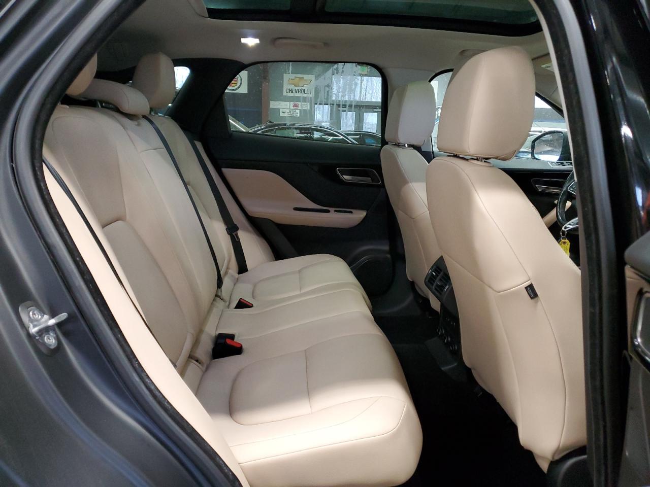 2017 Jaguar F-Pace - Image 11