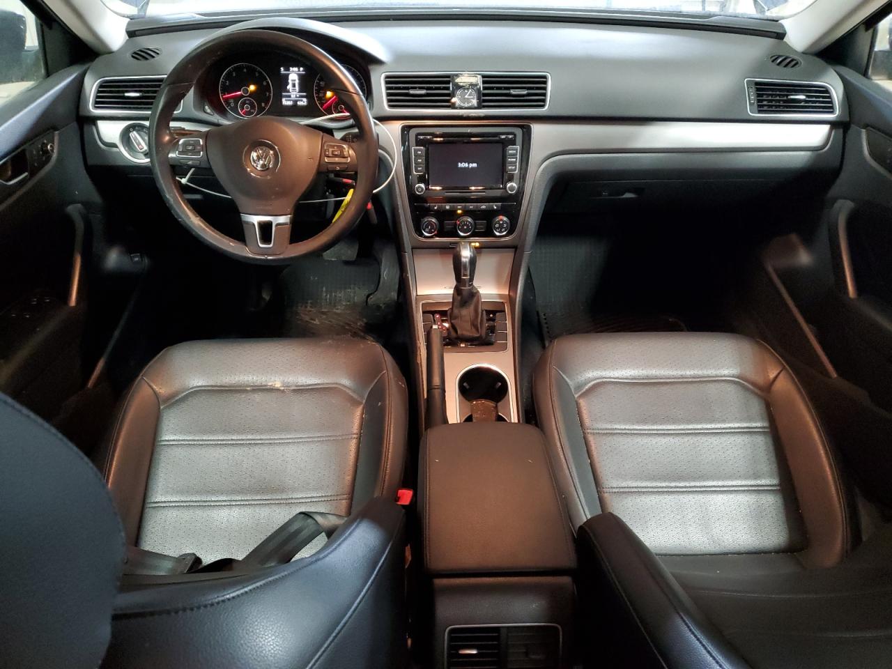 2014 Volkswagen Passat - Image 8