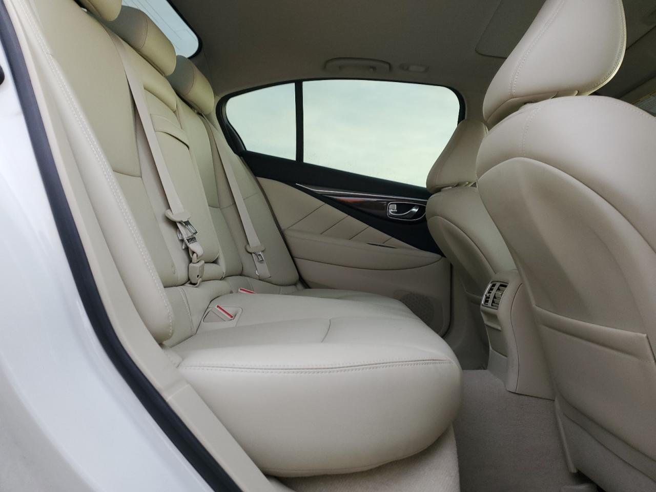 2018 Infiniti Q50 - Image 10