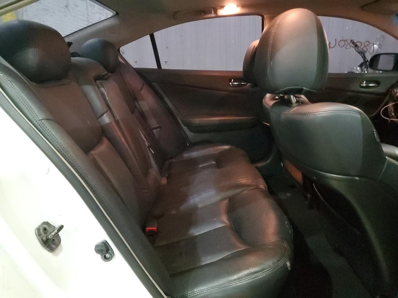2010 Nissan Maxima - Image 10