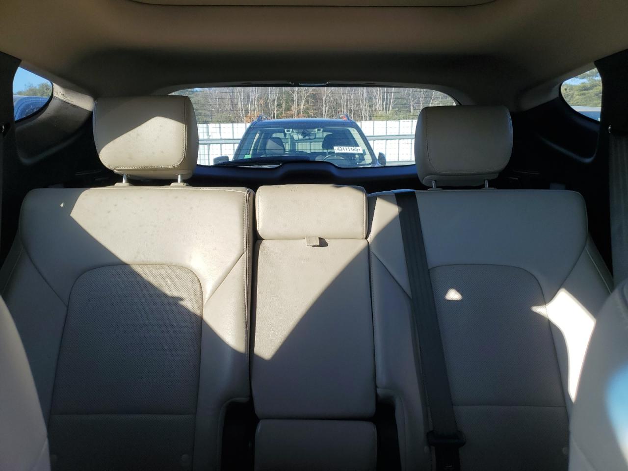 2017 Hyundai Santa Fe - Image 10