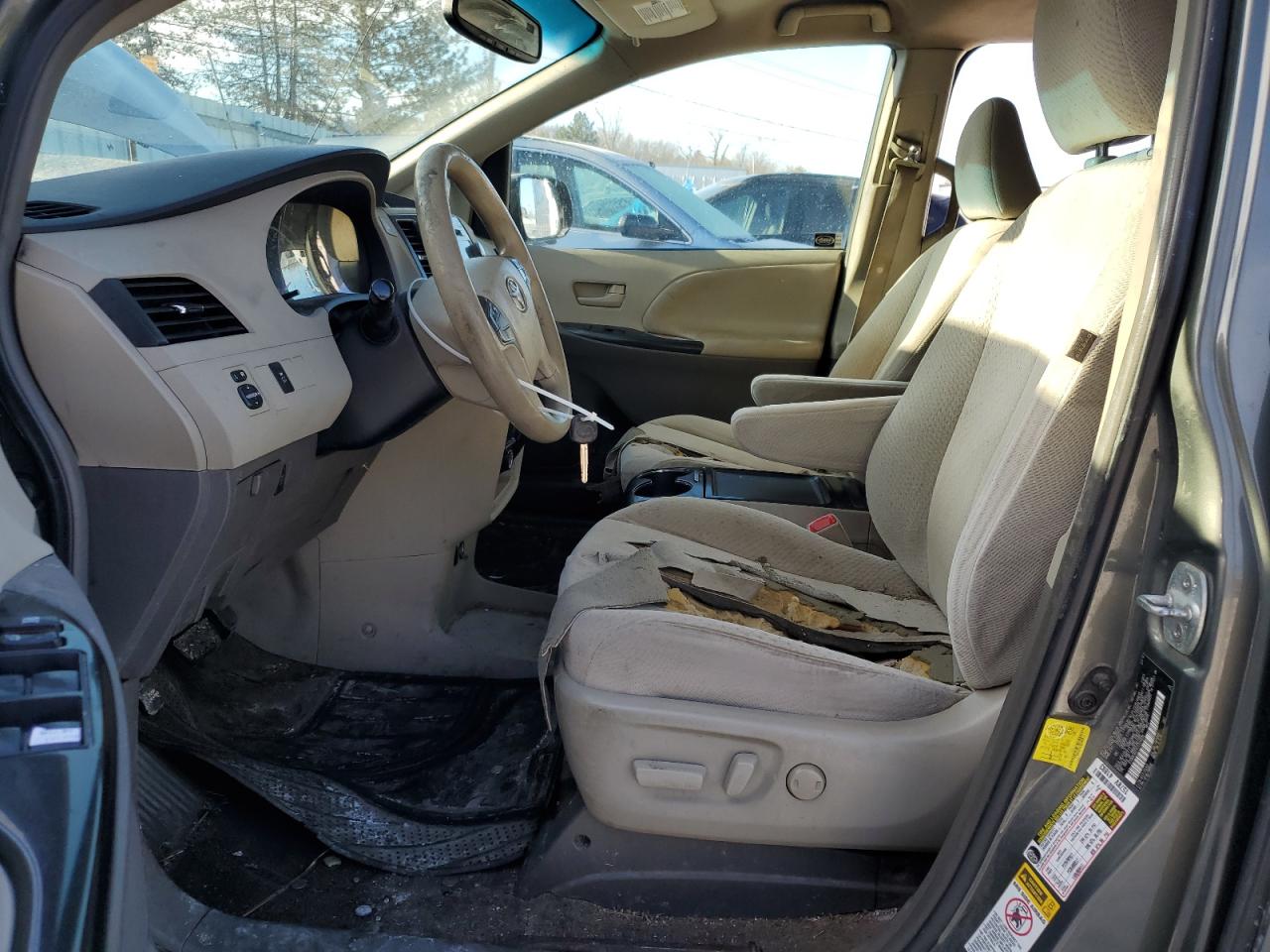 2012 Toyota Sienna - Image 7