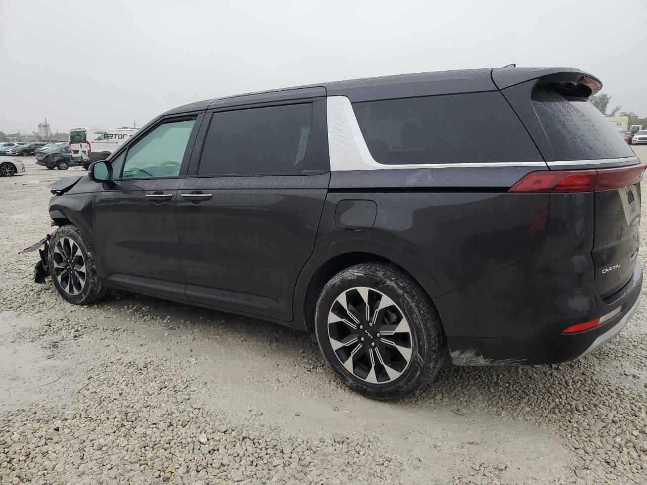 2024 Kia Carnival - Image 2