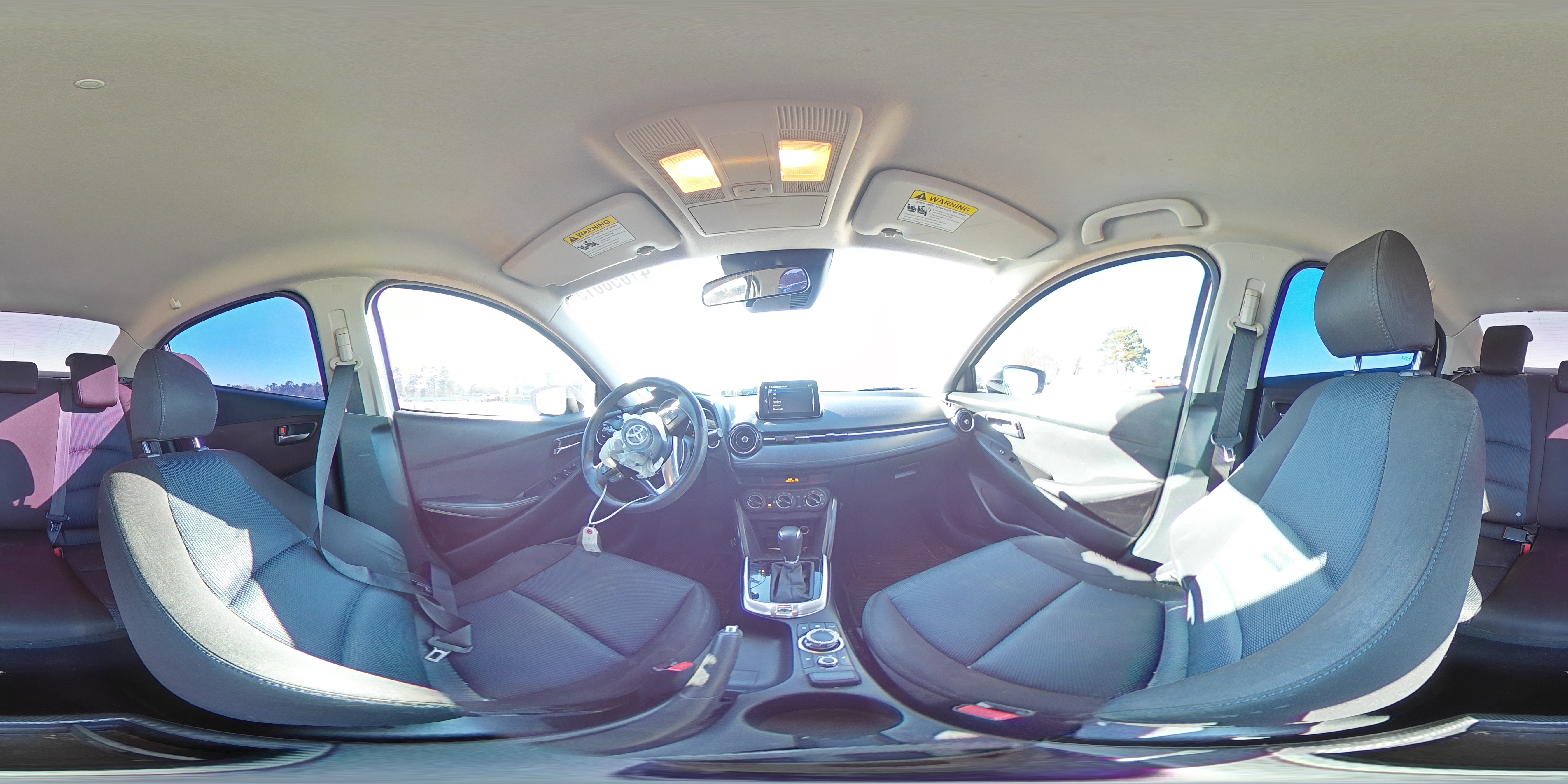 2017 Toyota Yaris - Image 12