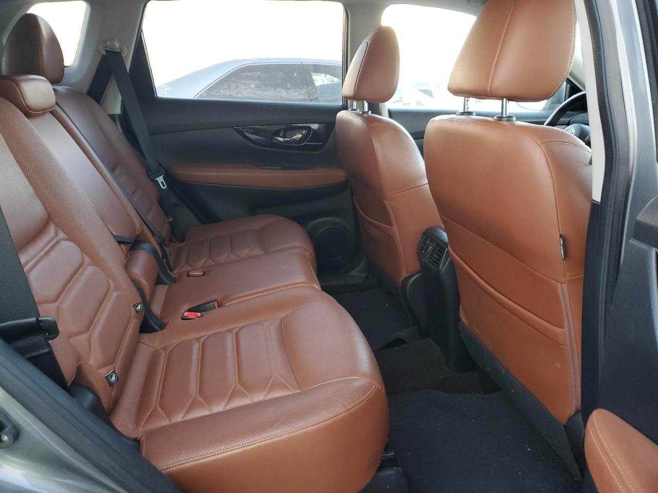 2017 Nissan Rogue - Image 10