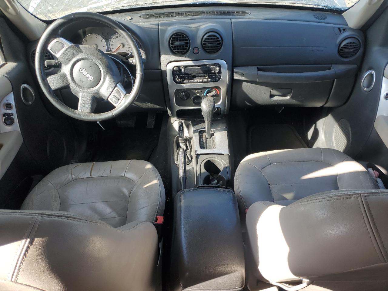 2004 Jeep Liberty (North America) - Image 8