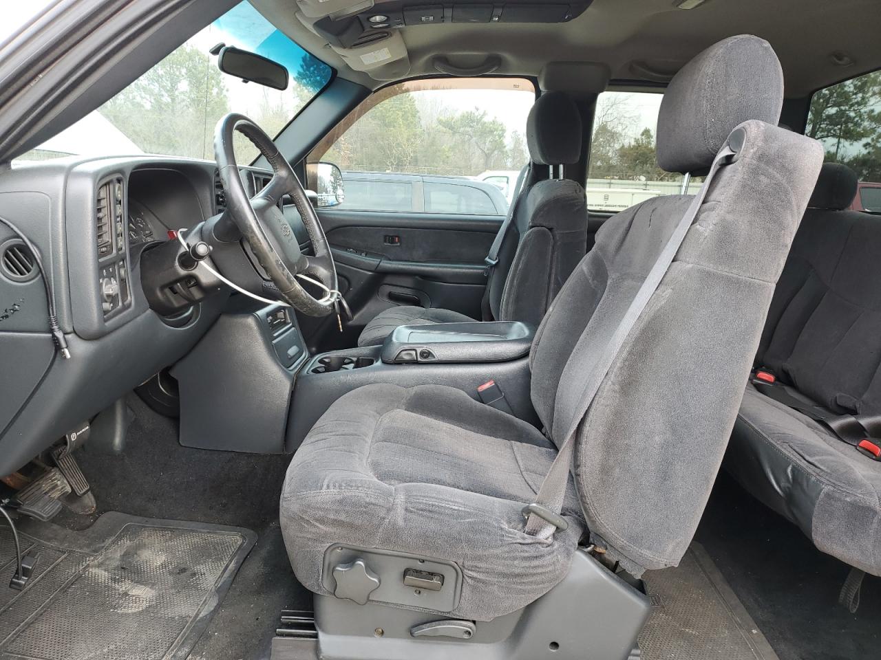 2002 Chevrolet Silverado - Image 7