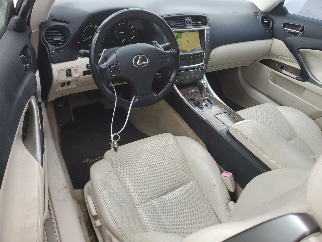 2010 Lexus IS - Image 10