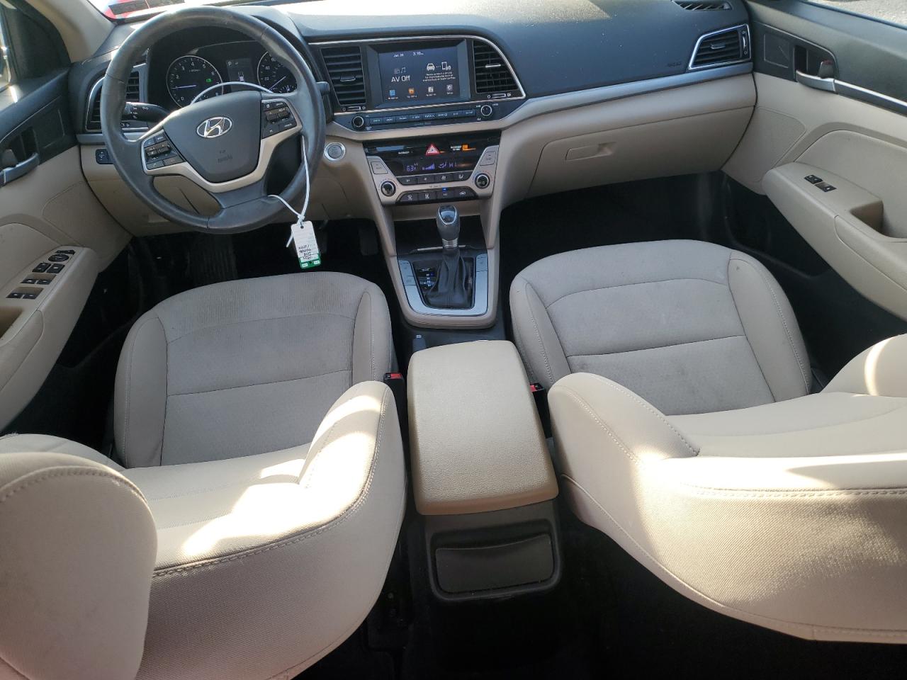 2018 Hyundai Elantra - Image 8