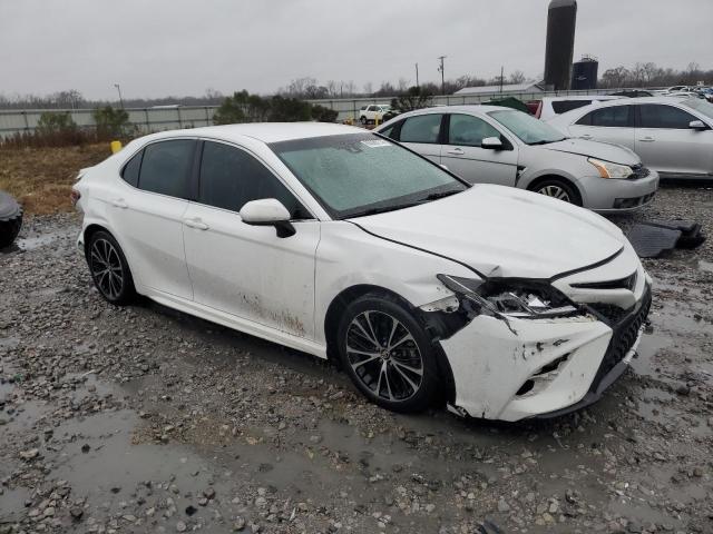  TOYOTA CAMRY 2018 Белы