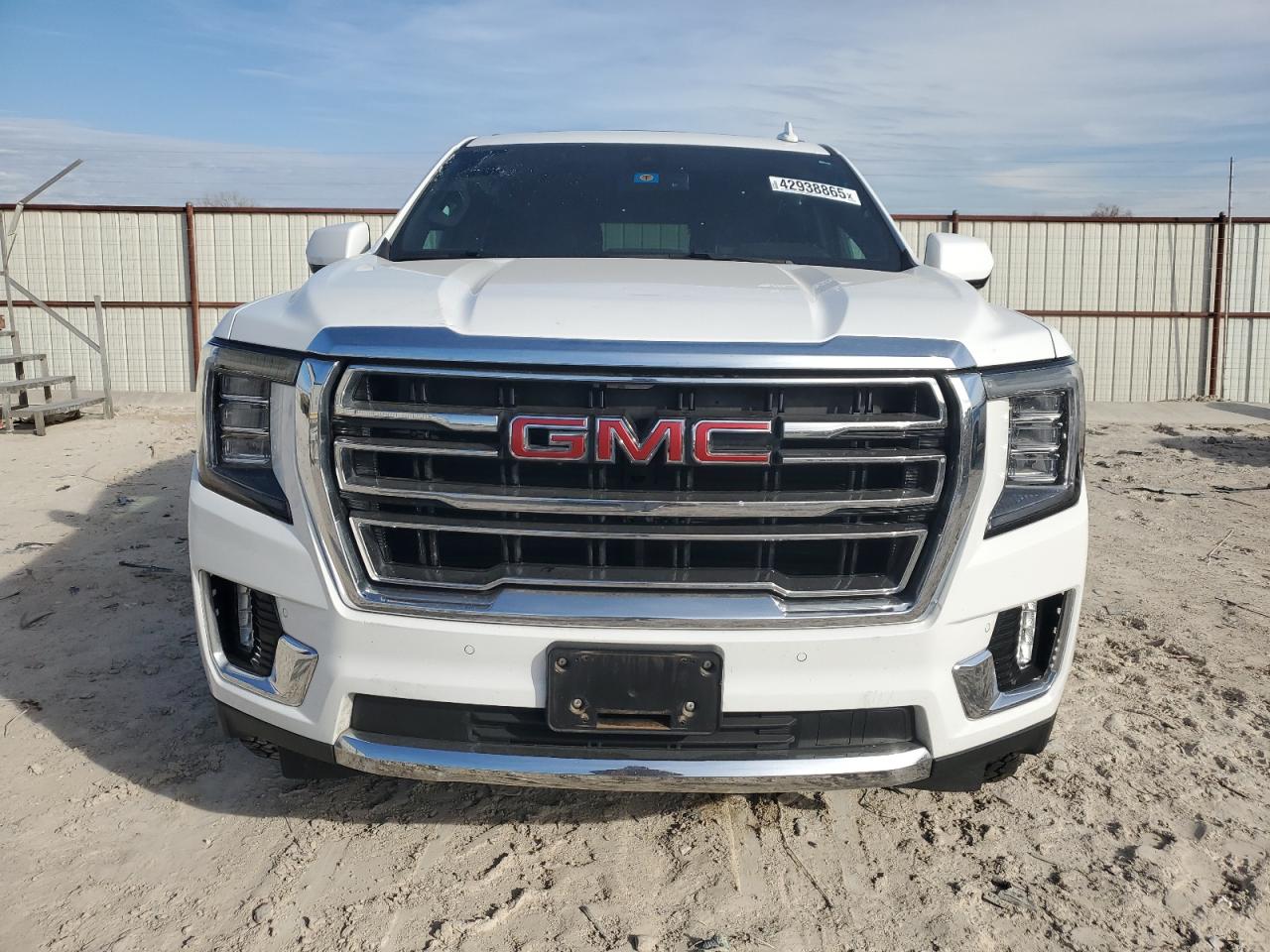2022 GMC Yukon - Image 5