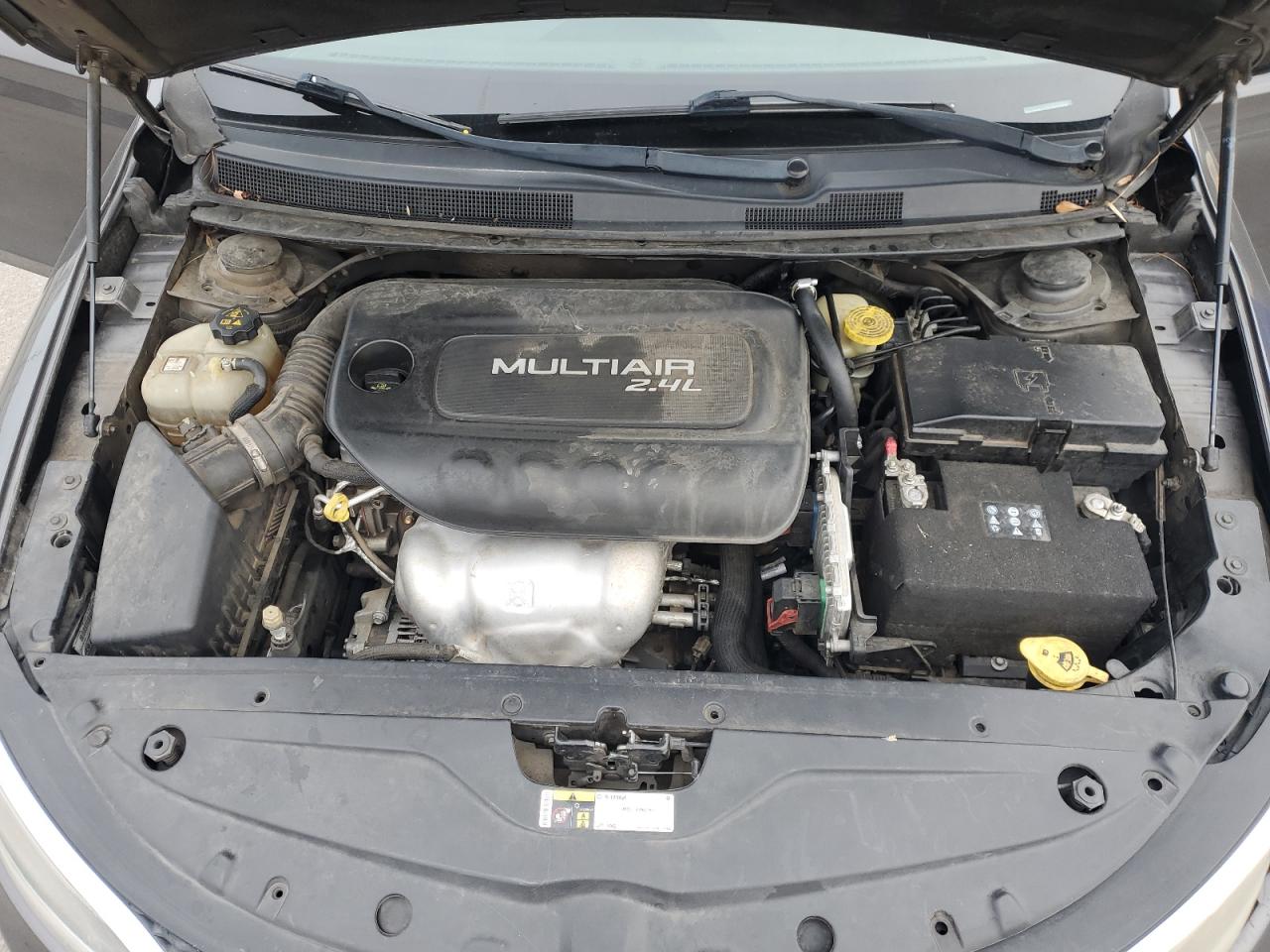 2017 Chrysler 200 - Image 11