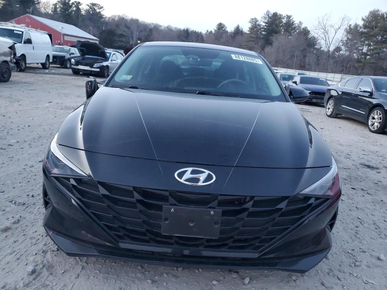 2022 Hyundai Elantra - Image 5