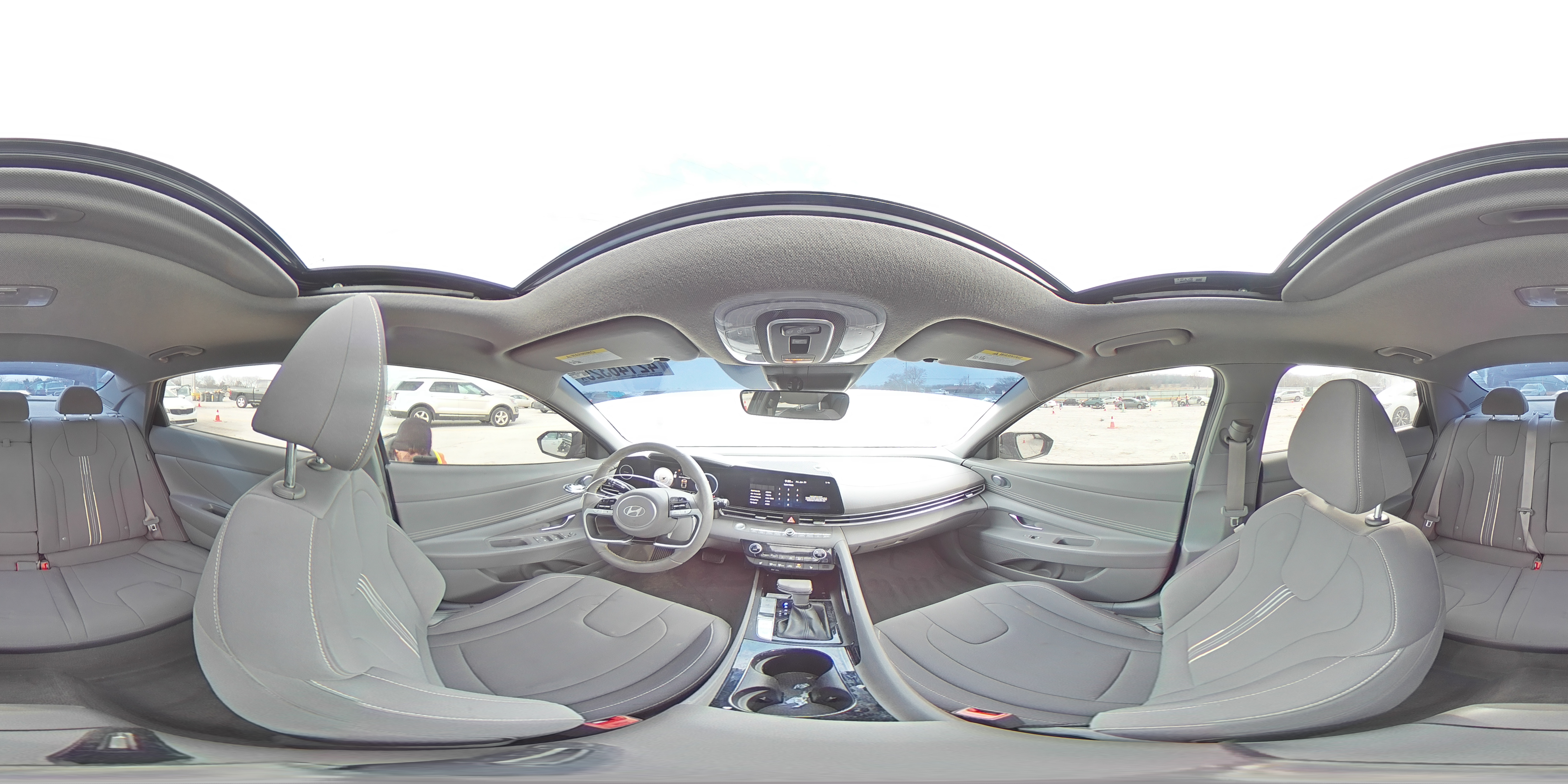 2024 Hyundai Elantra - Image 12