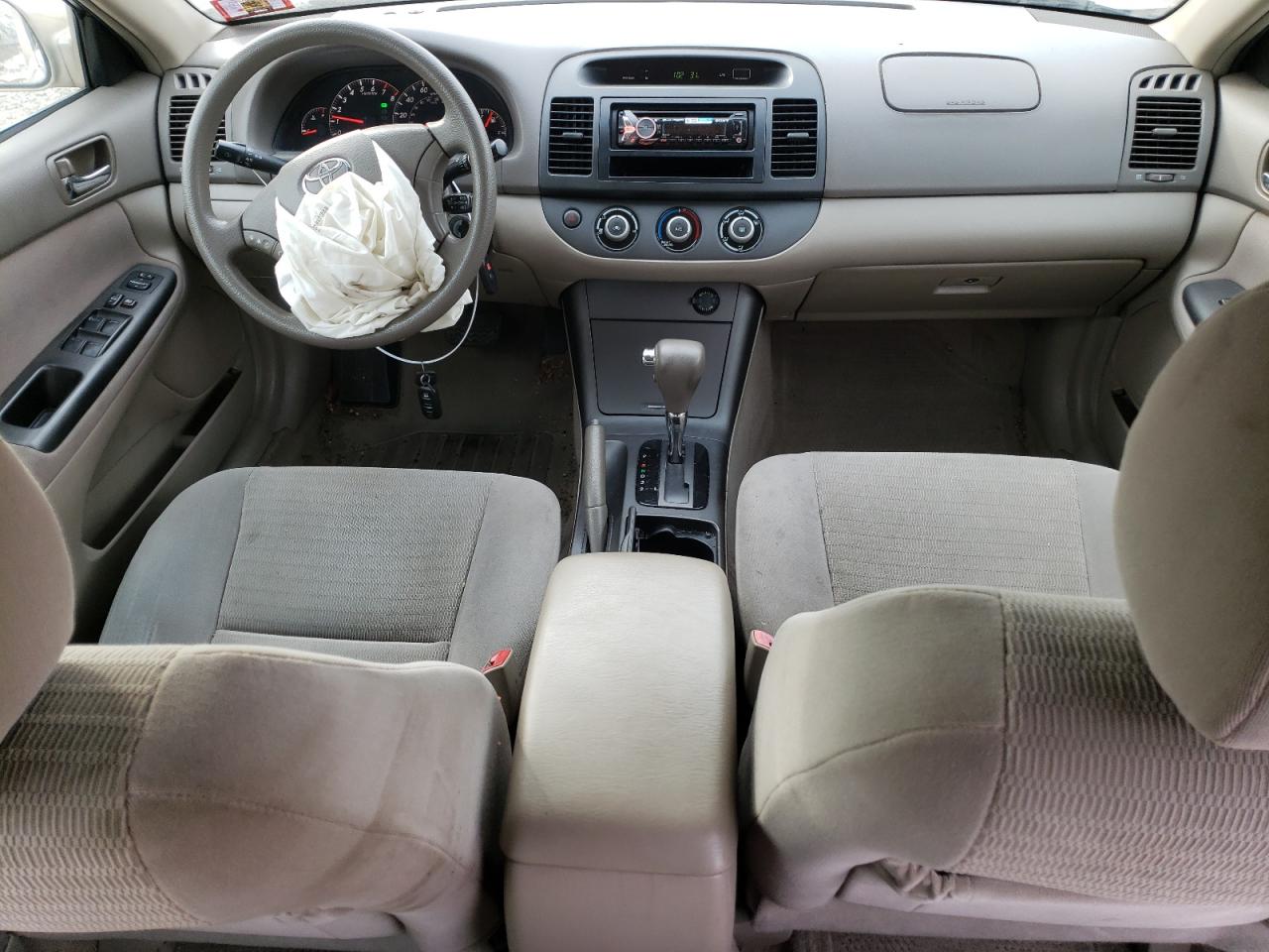 2005 Toyota Camry - Image 8