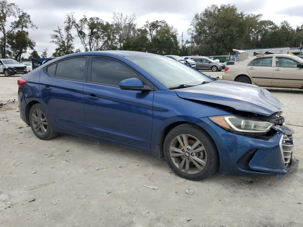 2017 Hyundai Elantra - Image 4