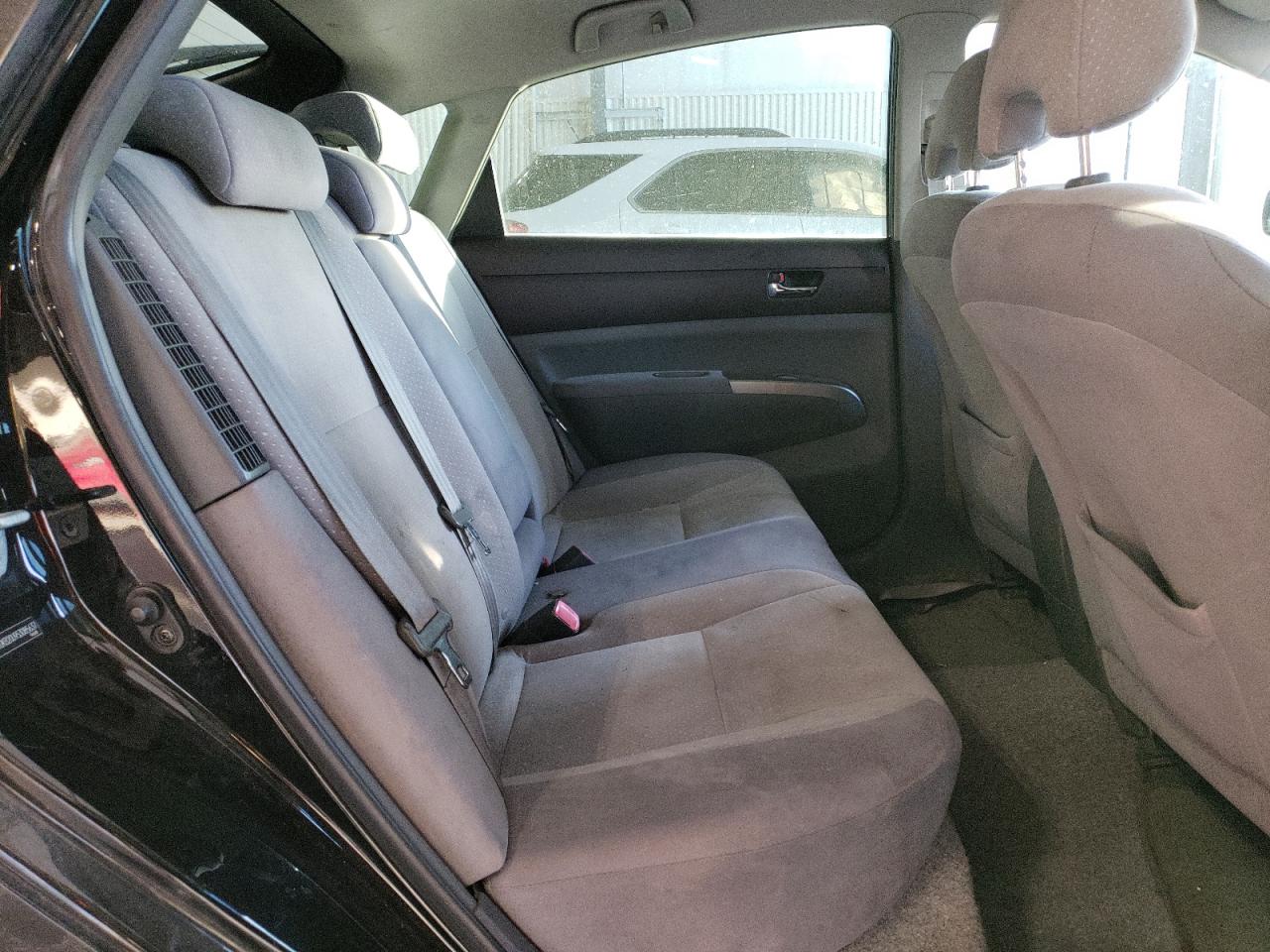 2005 Toyota Prius - Image 10
