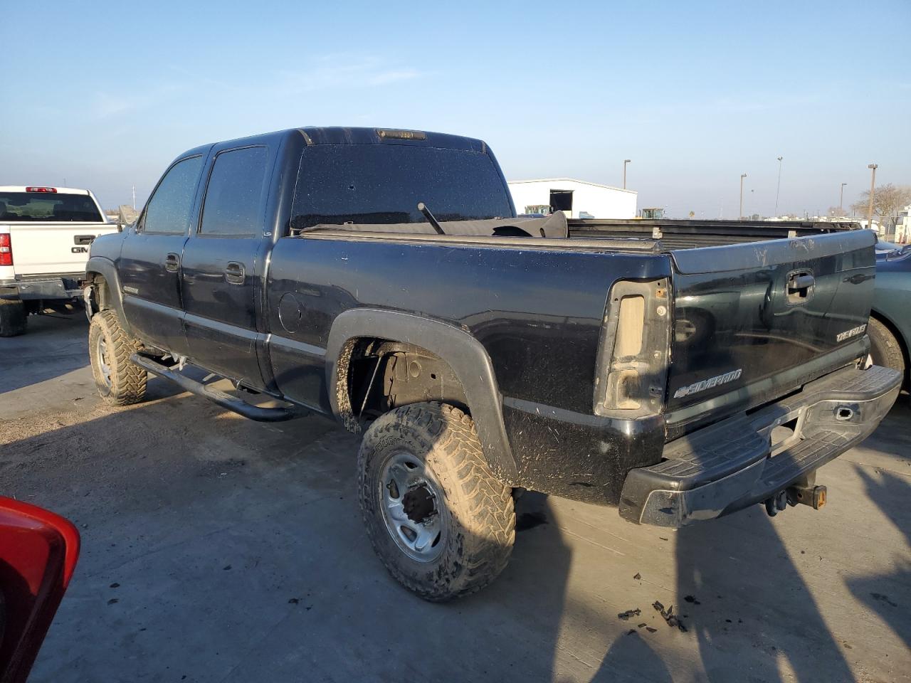2005 Chevrolet Silverado - Image 2