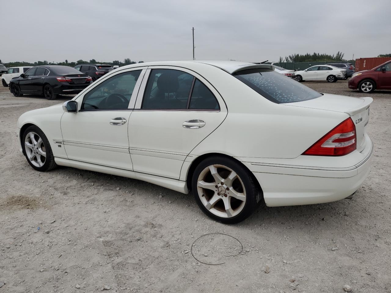 2007 Mercedes-Benz C 230 white null gas WDBRF52H07A948875 photo #3