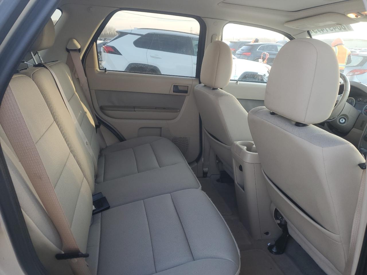 2010 Ford Escape - Image 11