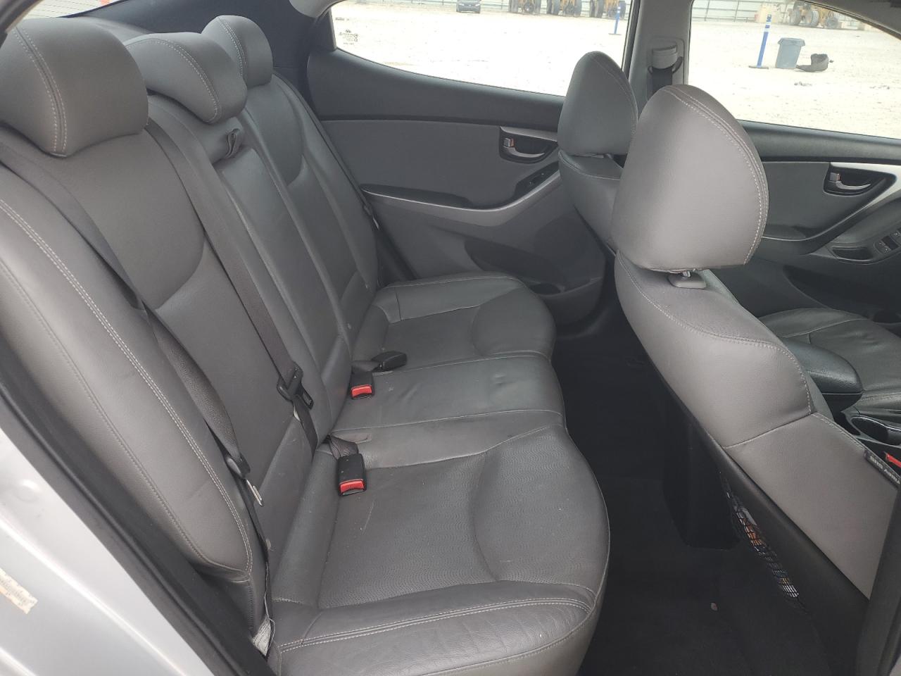 2012 Hyundai Elantra - Image 10