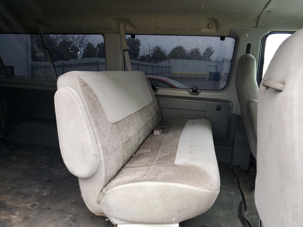 2005 Ford Econoline - Image 11