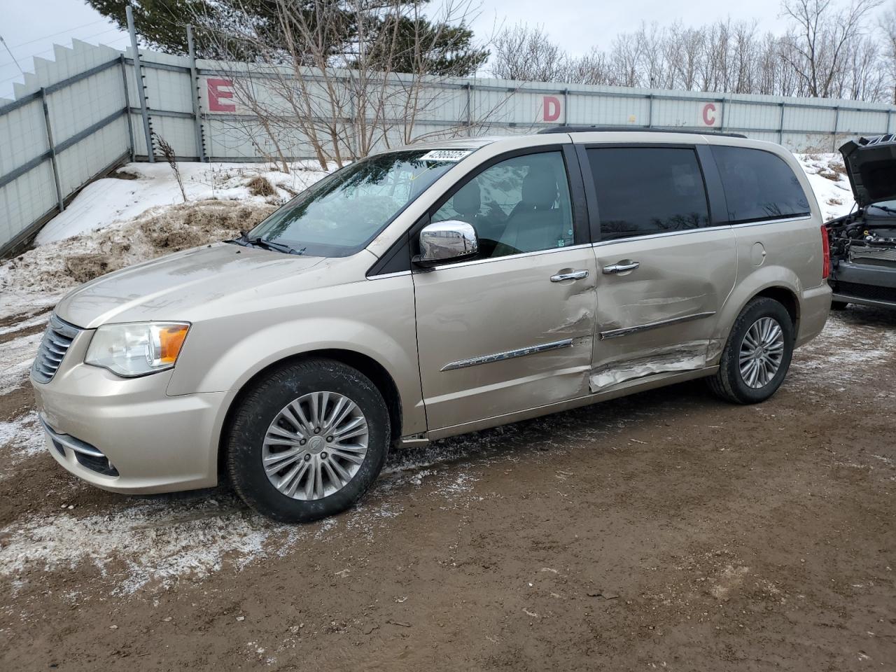 2013 Chrysler Town & Country - Image 1