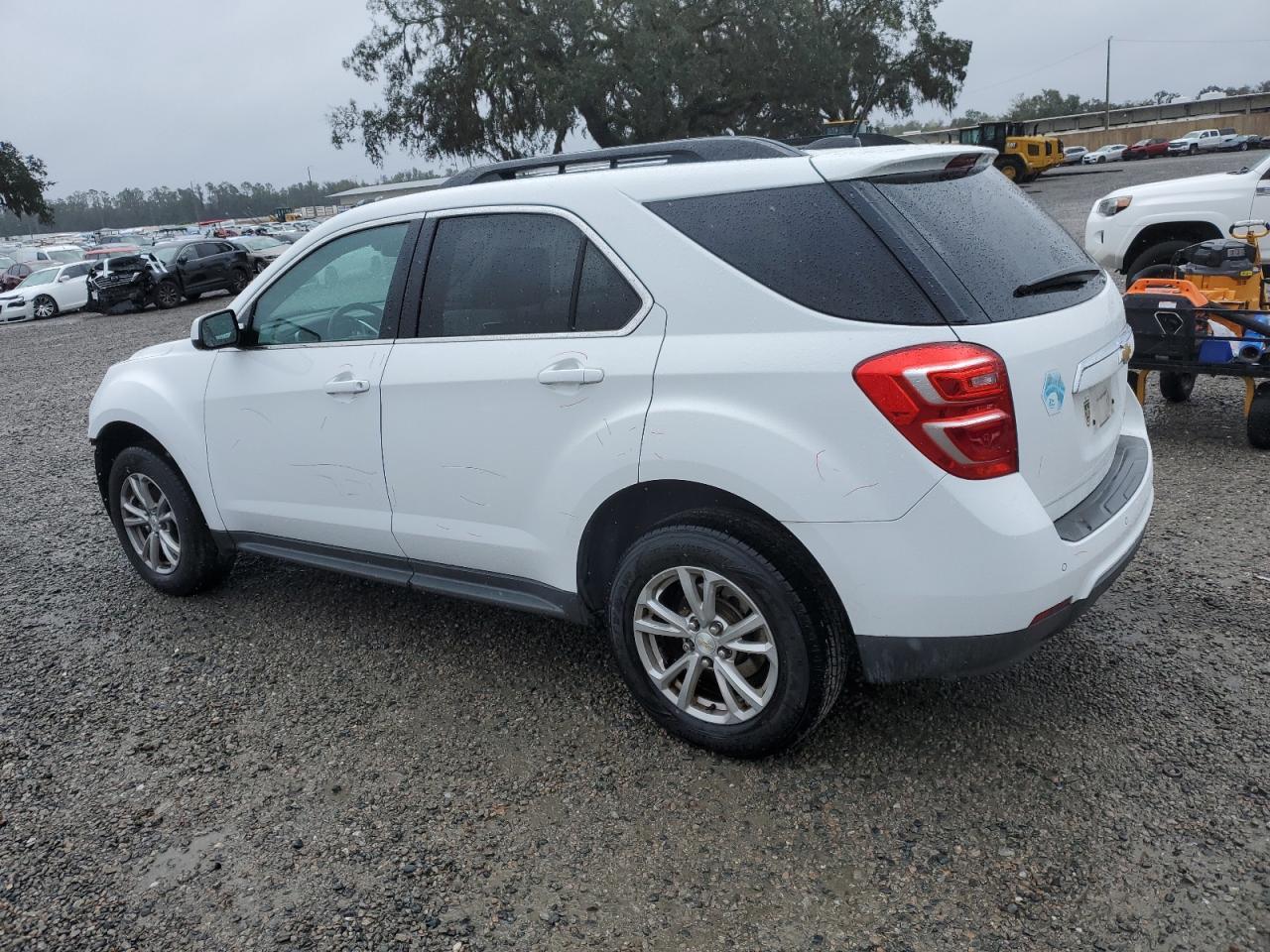 2016 Chevrolet Equinox - Image 2