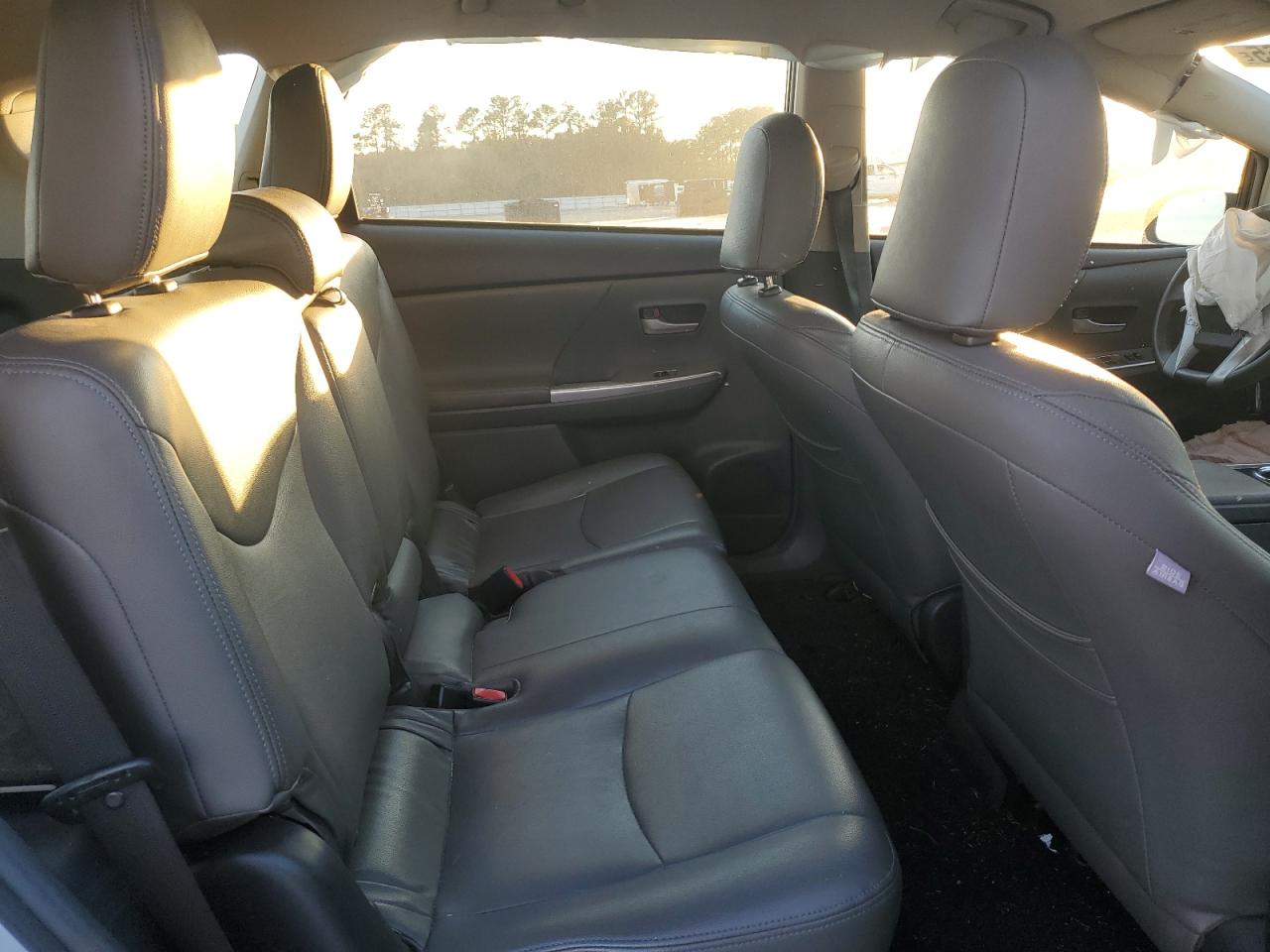 2012 Toyota Prius - Image 11