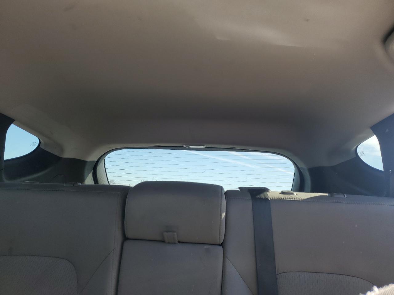 2013 Hyundai Santa Fe - Image 10