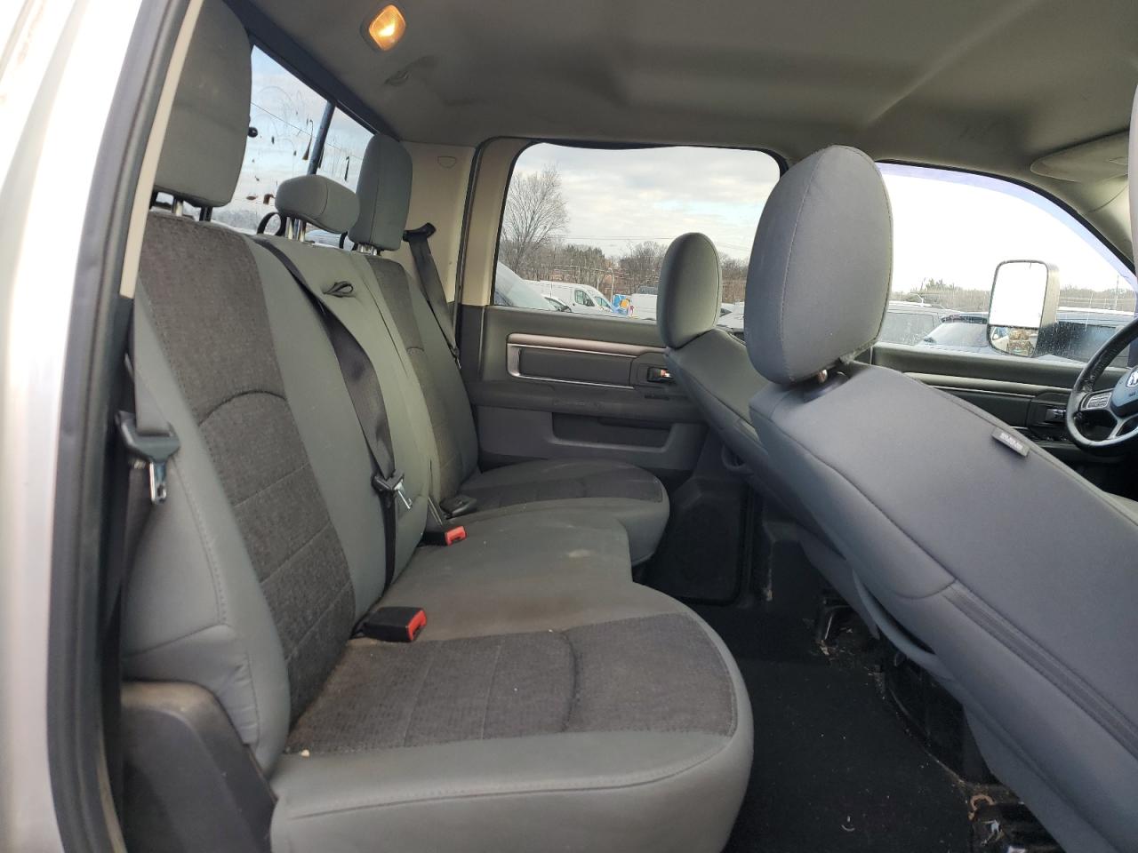 2014 RAM 3500 - Image 11