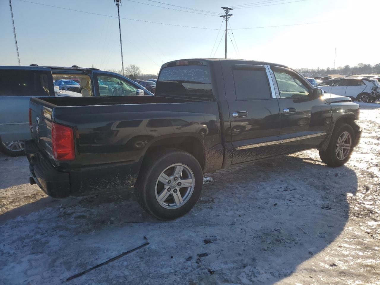 2008 Dodge Dakota - Image 3