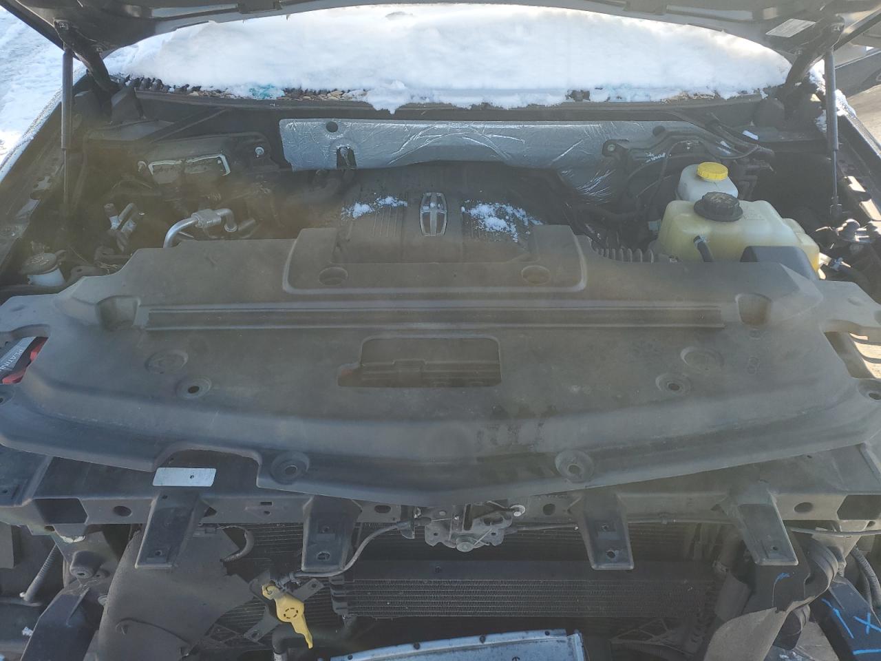 2017 Lincoln Navigator - Image 12