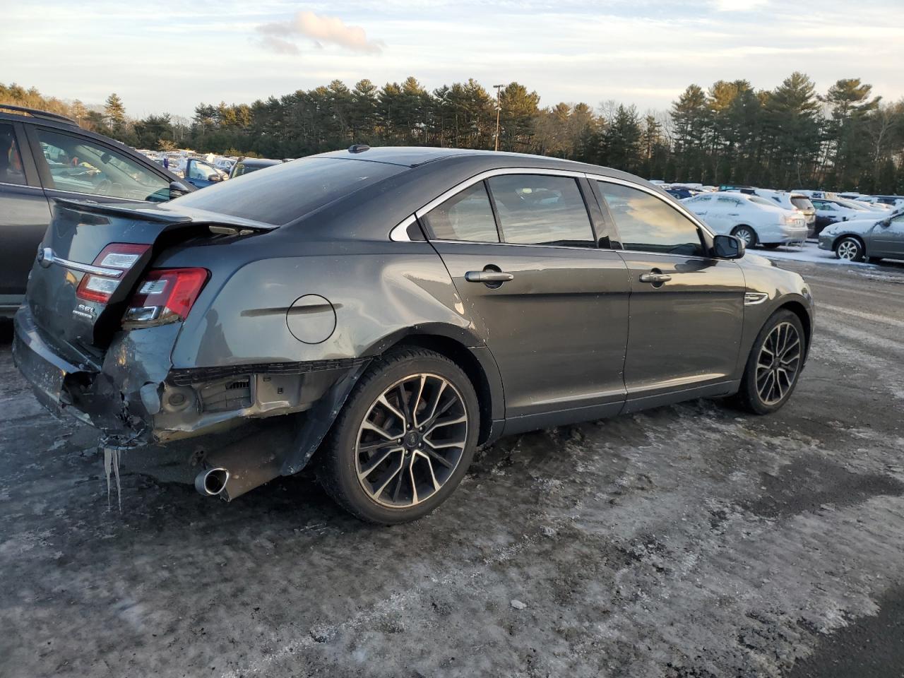 2018 Ford Taurus - Image 3