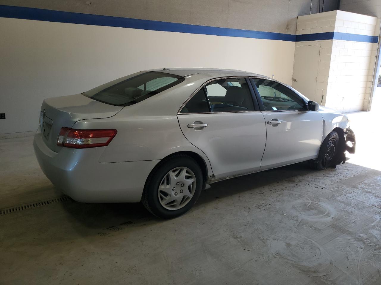 2010 Toyota Camry - Image 3