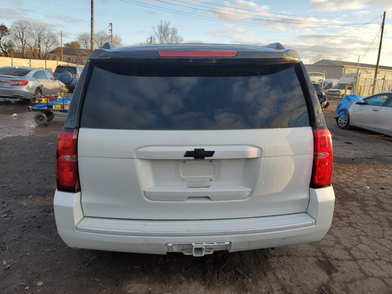 2015 Chevrolet Suburban - Image 6