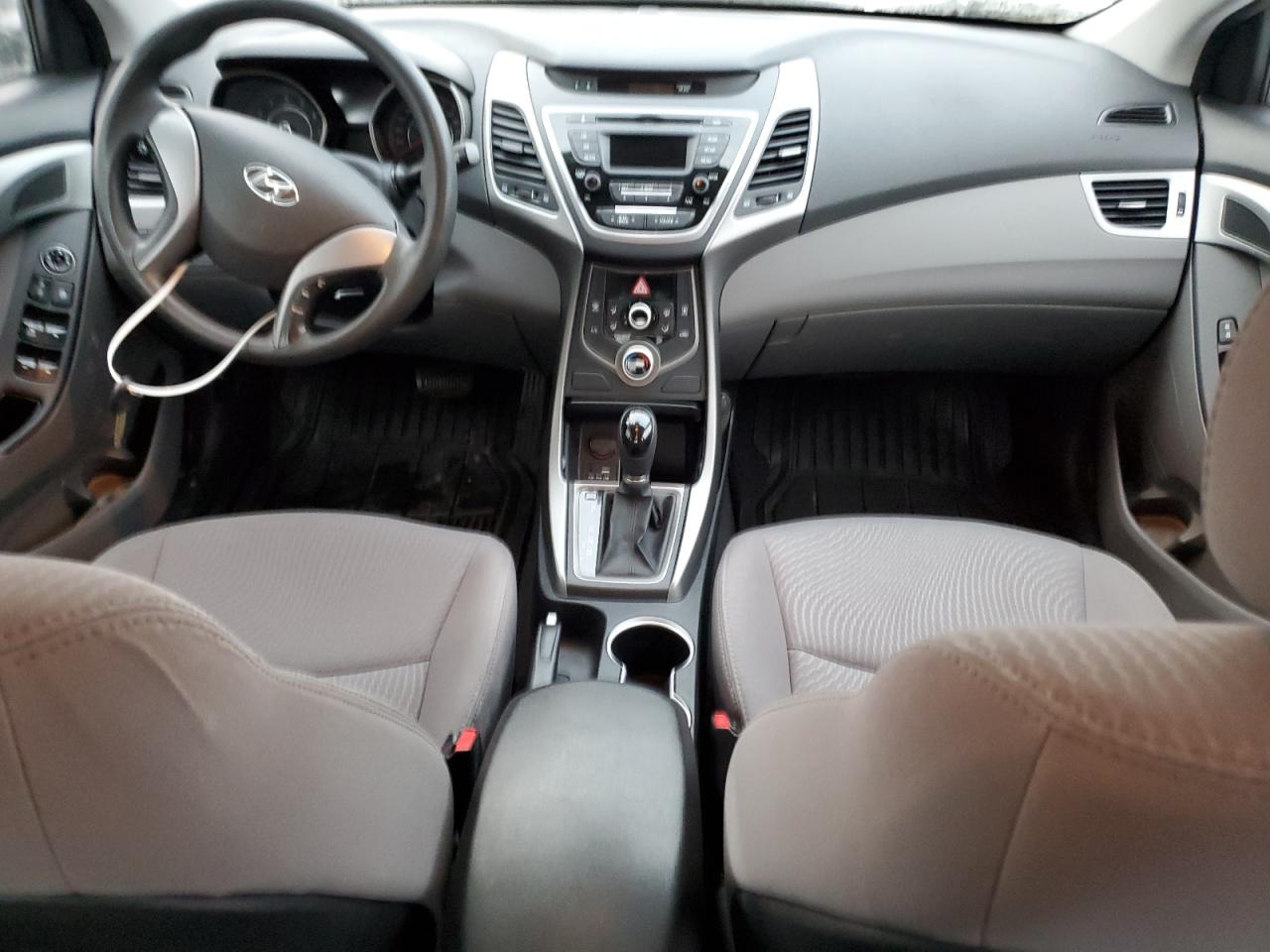 2016 Hyundai Elantra - Image 8