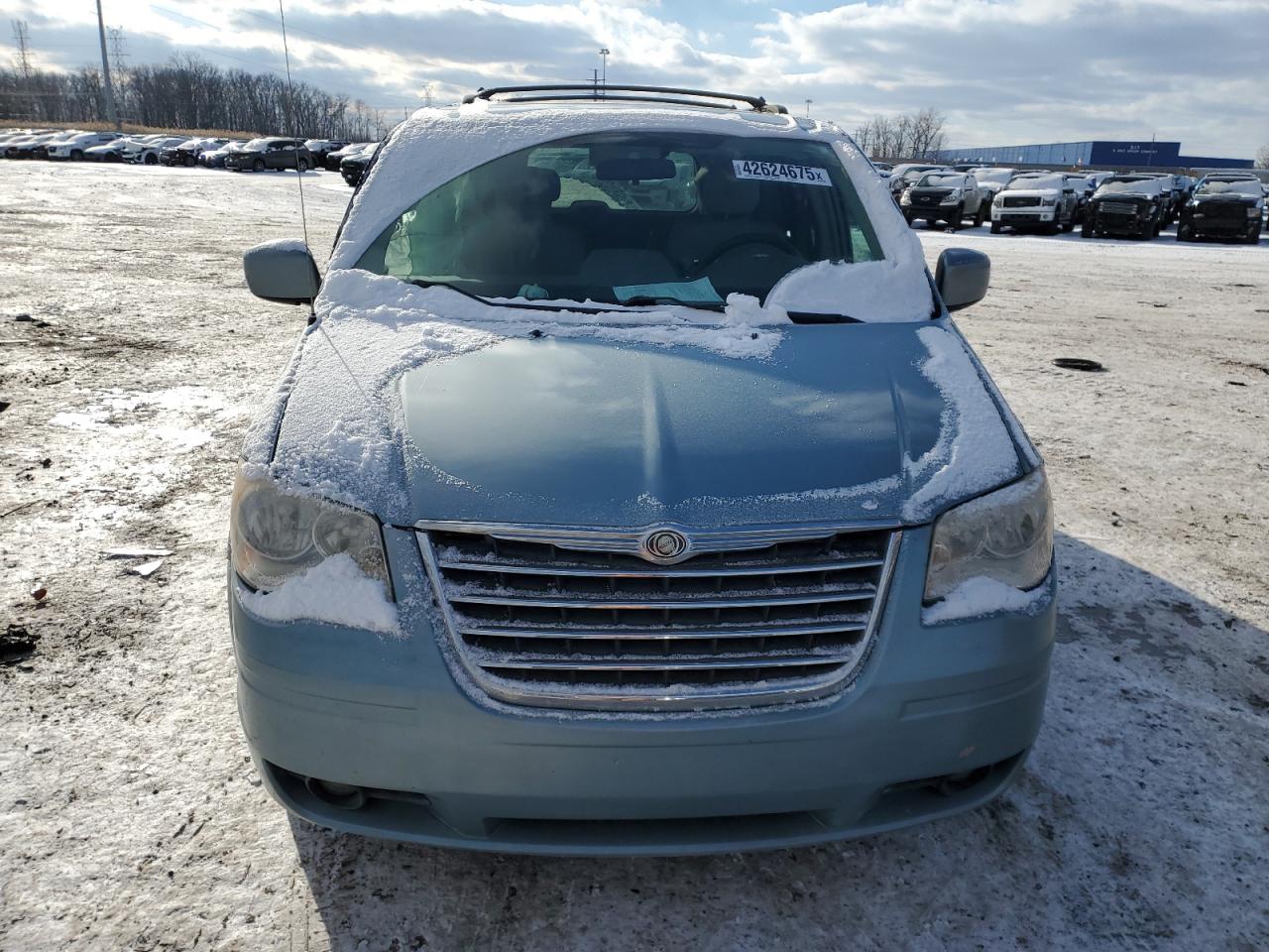 2009 Chrysler Town & Country - Image 5